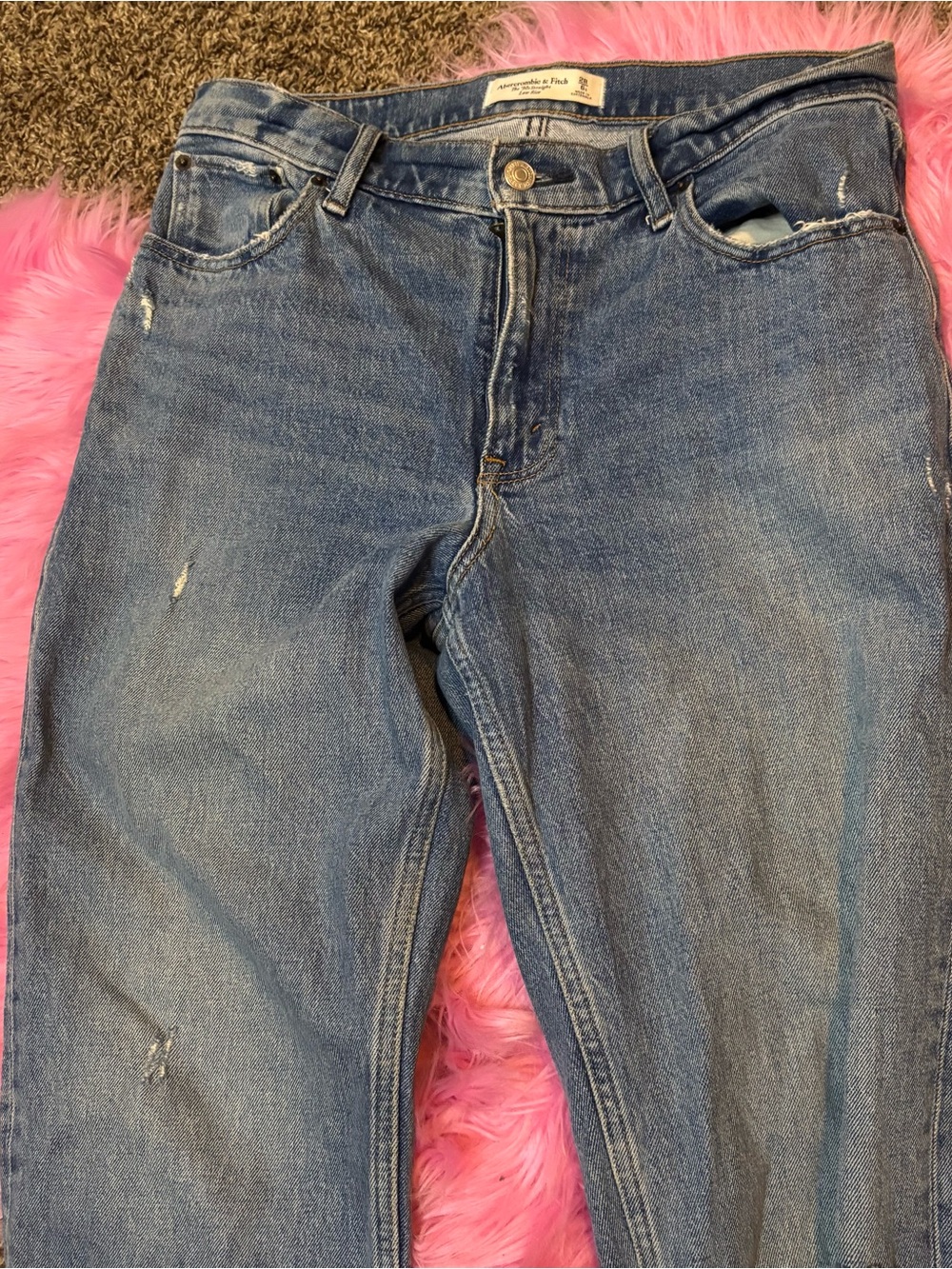 Abercrombie & Fitch The ‘90s Straight Low Rise Distressed Jeans Women’s 28 Short